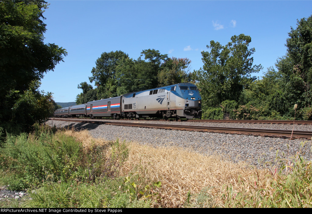 Amtrak 115 leads train 42